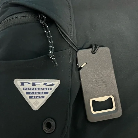 Columbia men's Performance Fishing Shorts. 30x9. w/ bottle opener - Picture 2 of 7